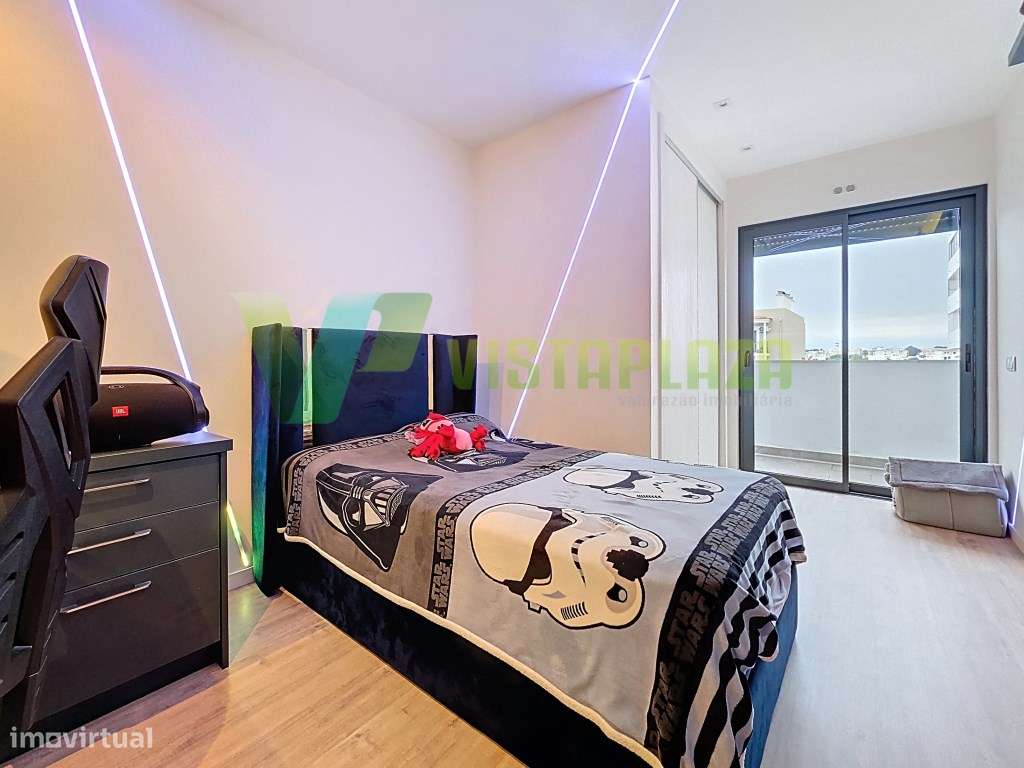 Apartamento T4 Acabamentos de Luxo na Urbanização do Fojo, Portimão-21