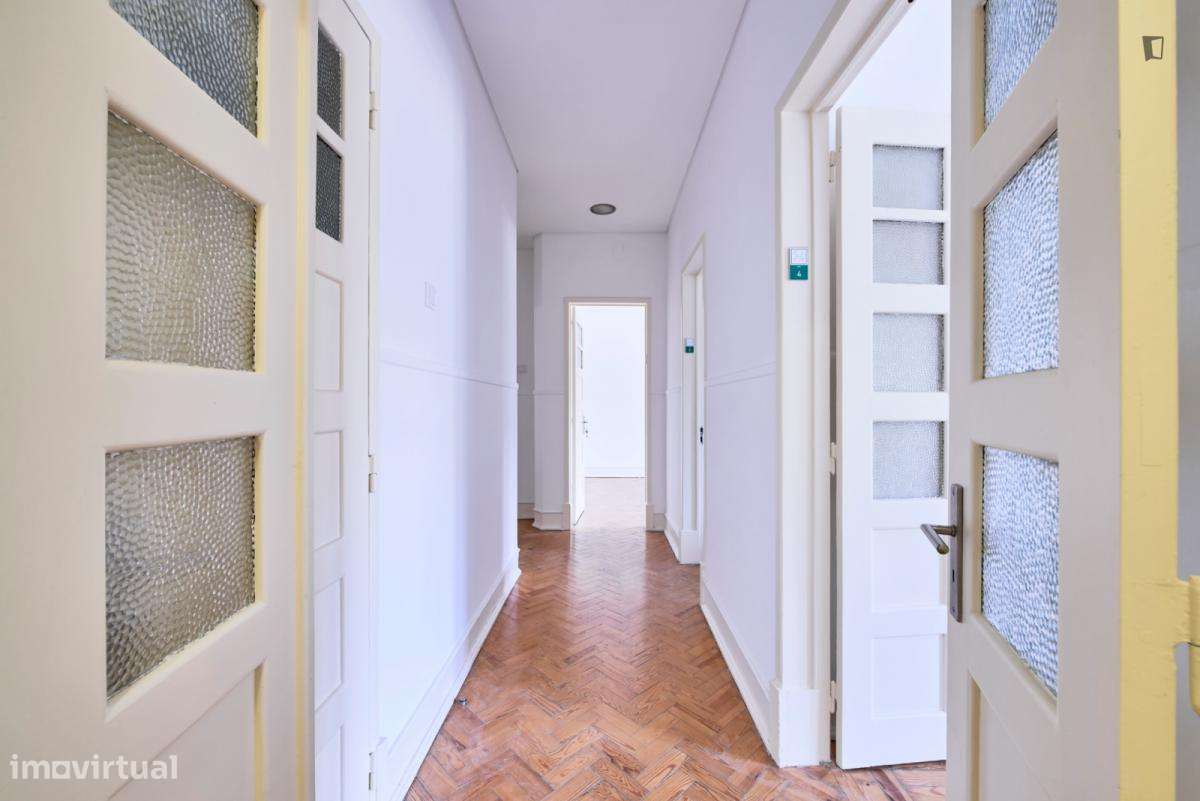 Quarto - localizado em Alameda Lisbon - Grande imagem: 4/10