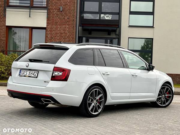 Skoda Octavia Combi 2.0 TSI DSG RS Plus - 9