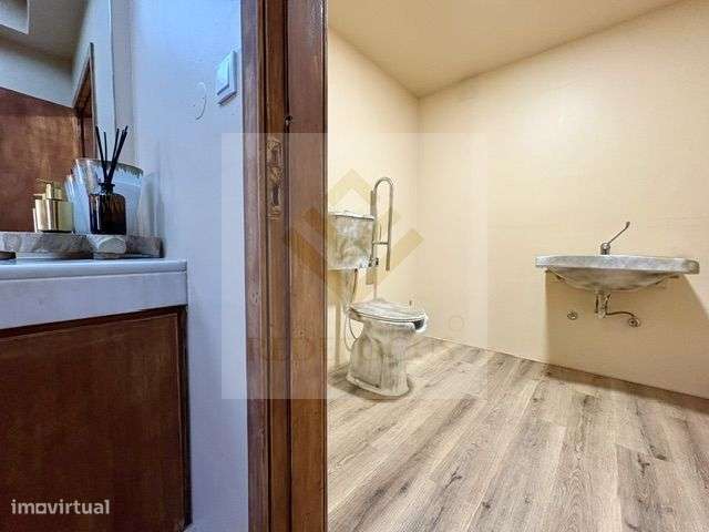 Trespasse / Arrendamento de Restaurante Moderno com Forno a Lenha em S-25