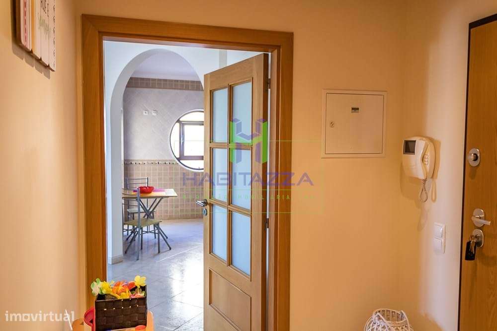 Apartamento T3 com piscina, lugar de garagem e arrecadação, no centro-13