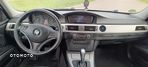 BMW Seria 3 325i Edition Sport - 33