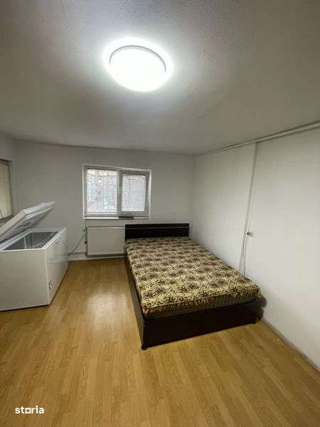 Inchiriez camera la curte dn ghica - Imagine principală: 5/6