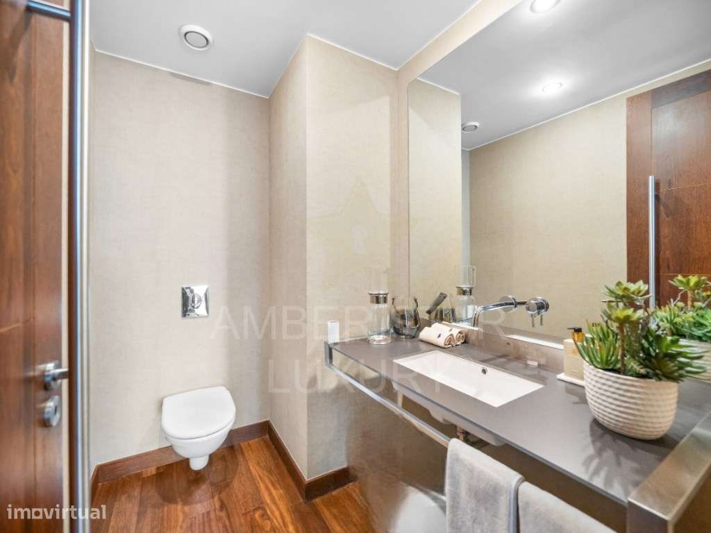 Apartamento T4 como novo, em condomínio de alto padrão-9