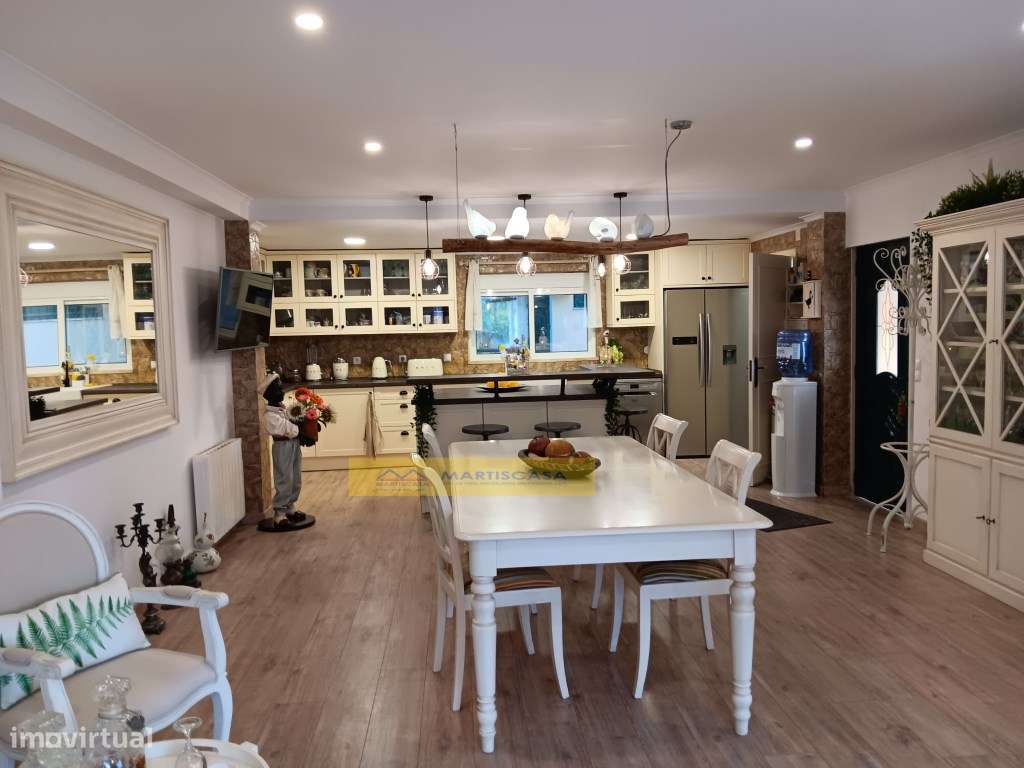 MORADIA DE LUXO V3 COM PISCINA e QUINTA- TERRUGEM-6