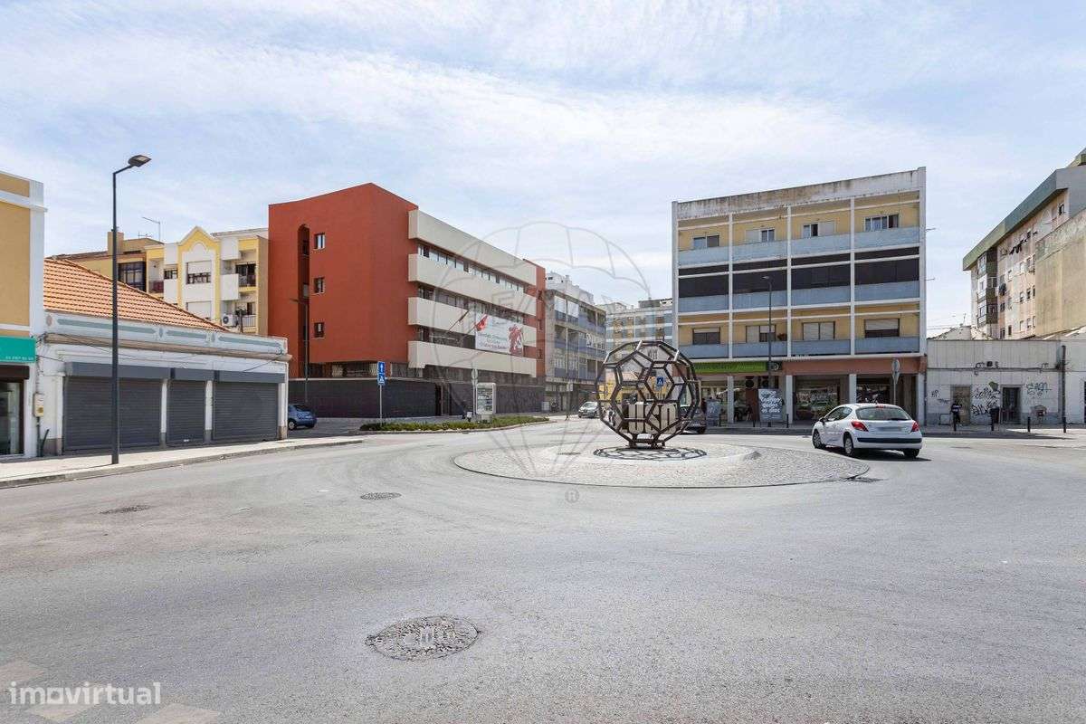 Loja  para arrendamento - Grande imagem: 3/37