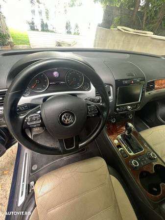 Volkswagen Touareg 3.0 V6 TDI BMT - 9