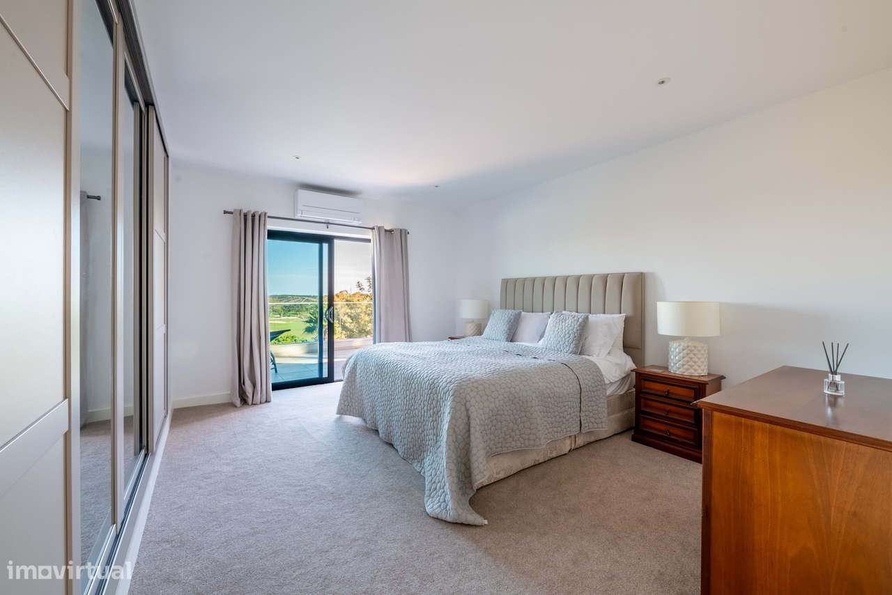 Villa de luxo de 5 quartos de golfe na linha de frente-27