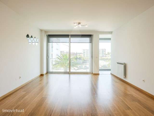 Apartamento T2 com varandas e garagem fechada no centro de Aveiro-12