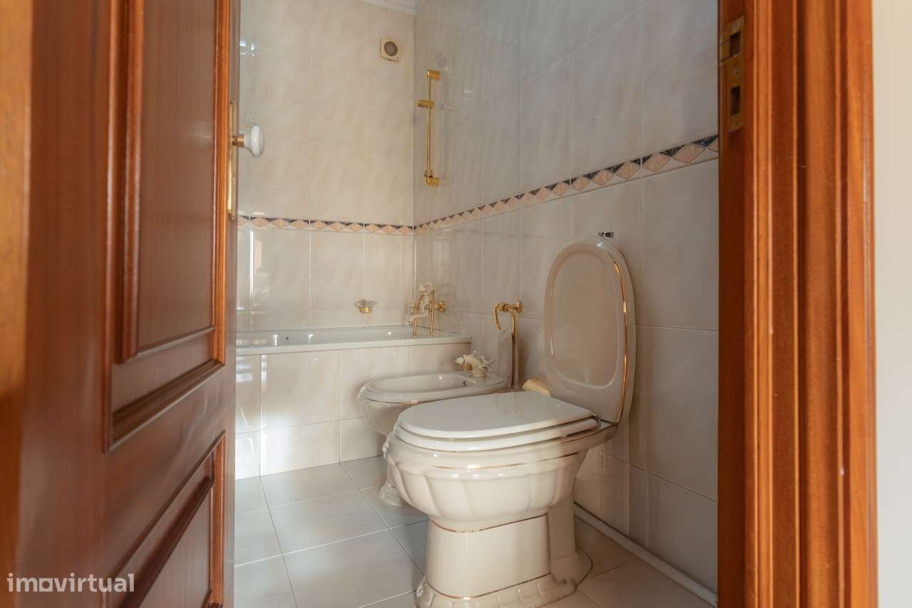 Moradia em Banda T6 Venda em Arcozelo,Barcelos - Grande imagem: 2/34