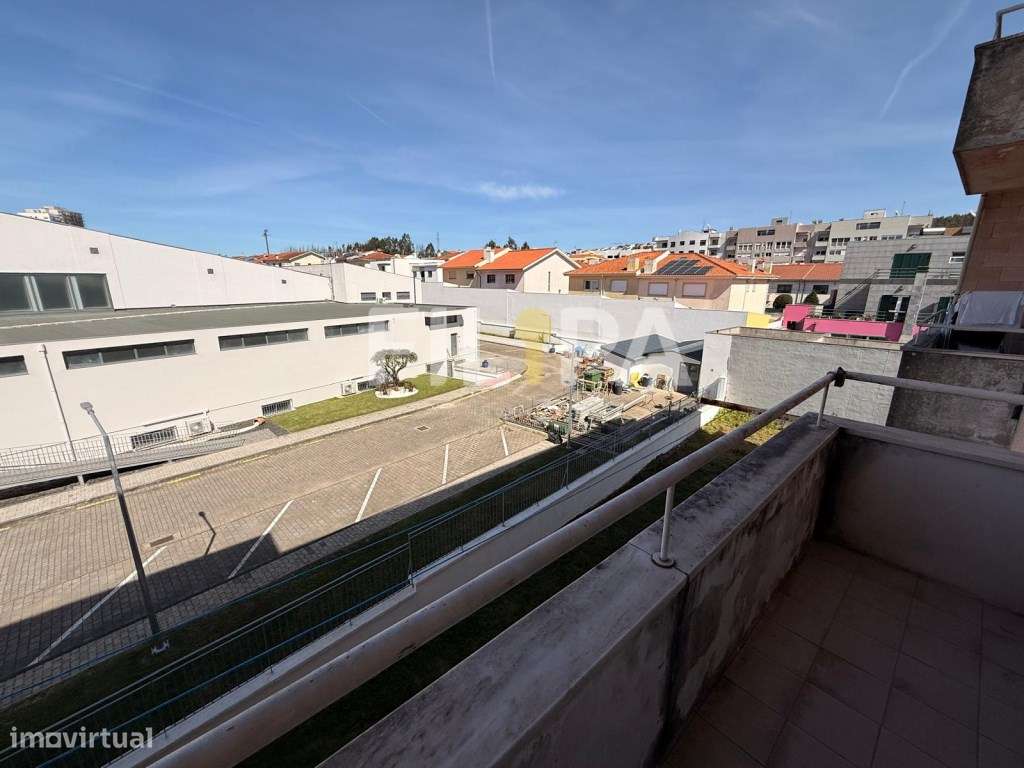 Excelente T2 em Valongo com varanda e garagem!-18