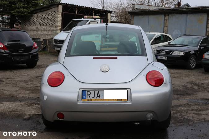 Volkswagen New Beetle 1.6 Freestyle - 4