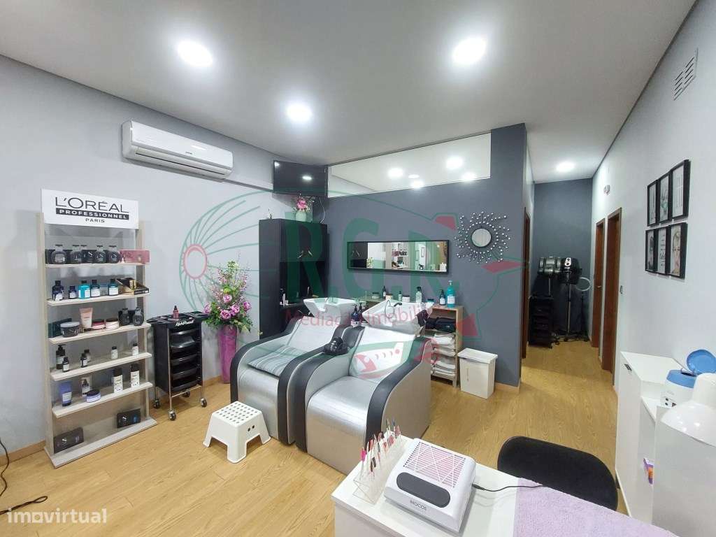 EXPLORAÇÃO - Cabeleireiro em Funcionamento | Fânzeres - Grande imagem: 5/11