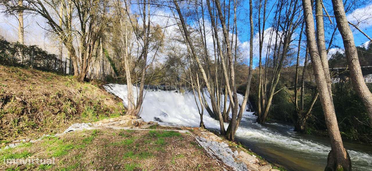 Quintinha à beira rio com projeto habitacional aprovado - Grande imagem: 2/25