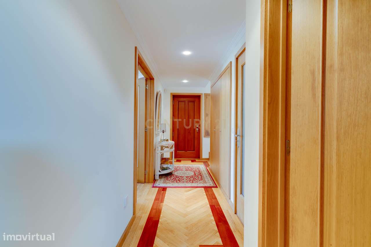 Moradia T3, Águas-furtadas + Cave com possibilidade +T1-15