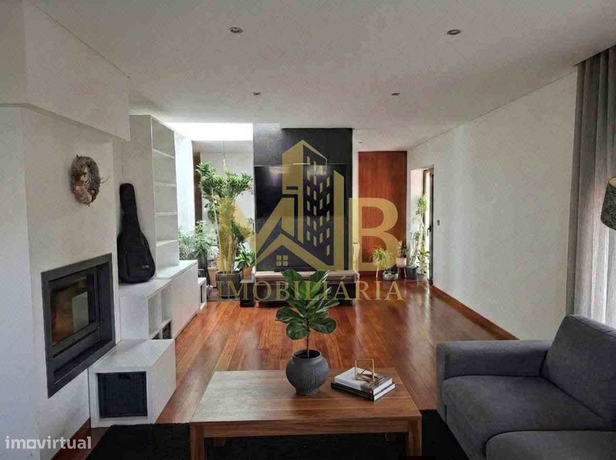 T4 com varanda, jardim e excelente localização - Grande imagem: 5/9