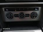 Volkswagen Passat 2.0 TDI EVO Essence DSG - 22