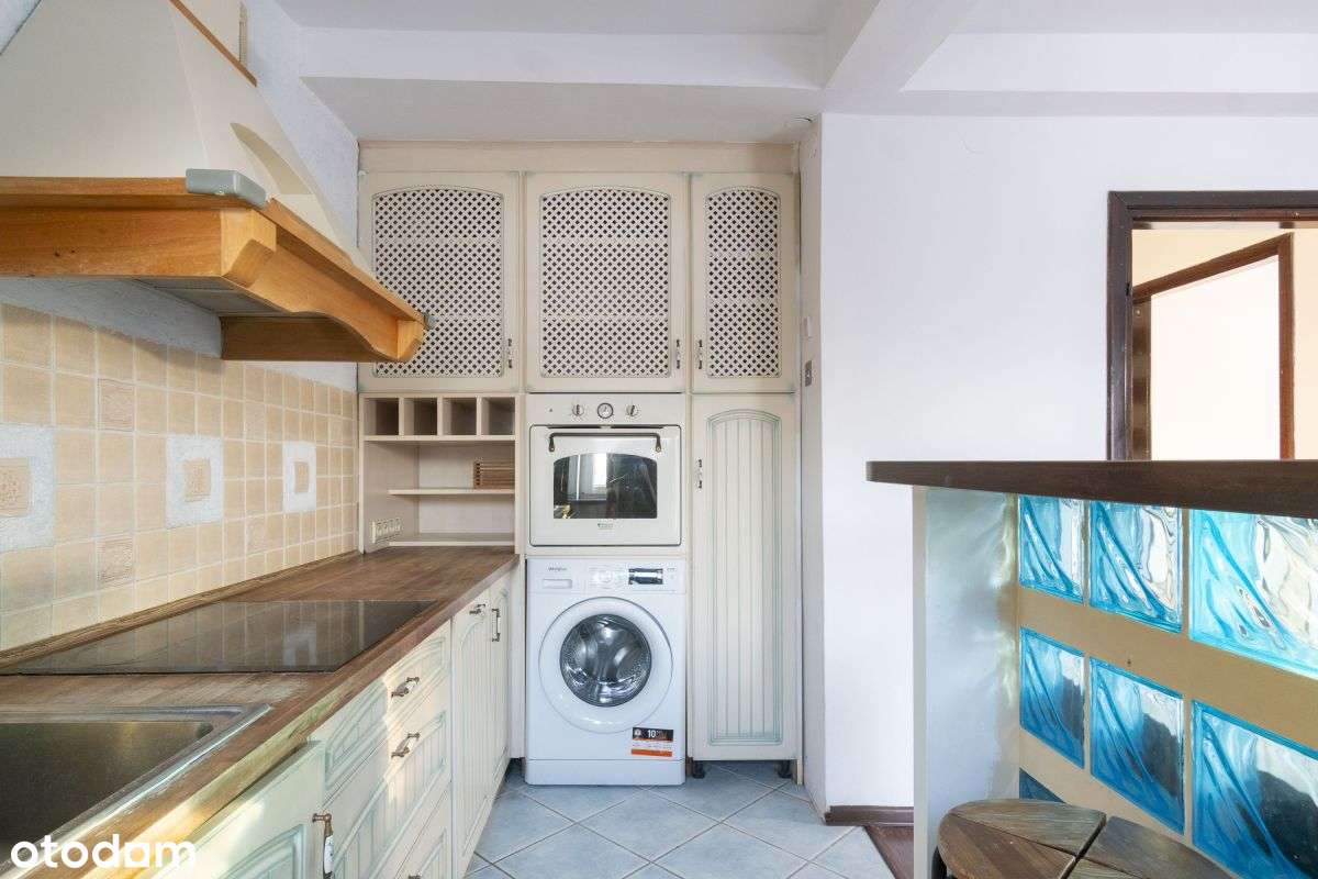 Mieszkanie na poddaszu z balkonem + m. postojowym!-2