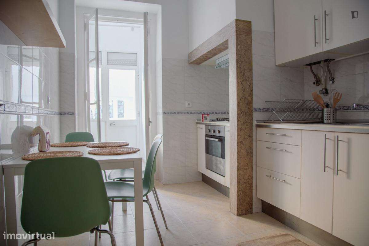 Quarto - localizado em Marquês de Pombal Lisbon - Grande imagem: 2/10