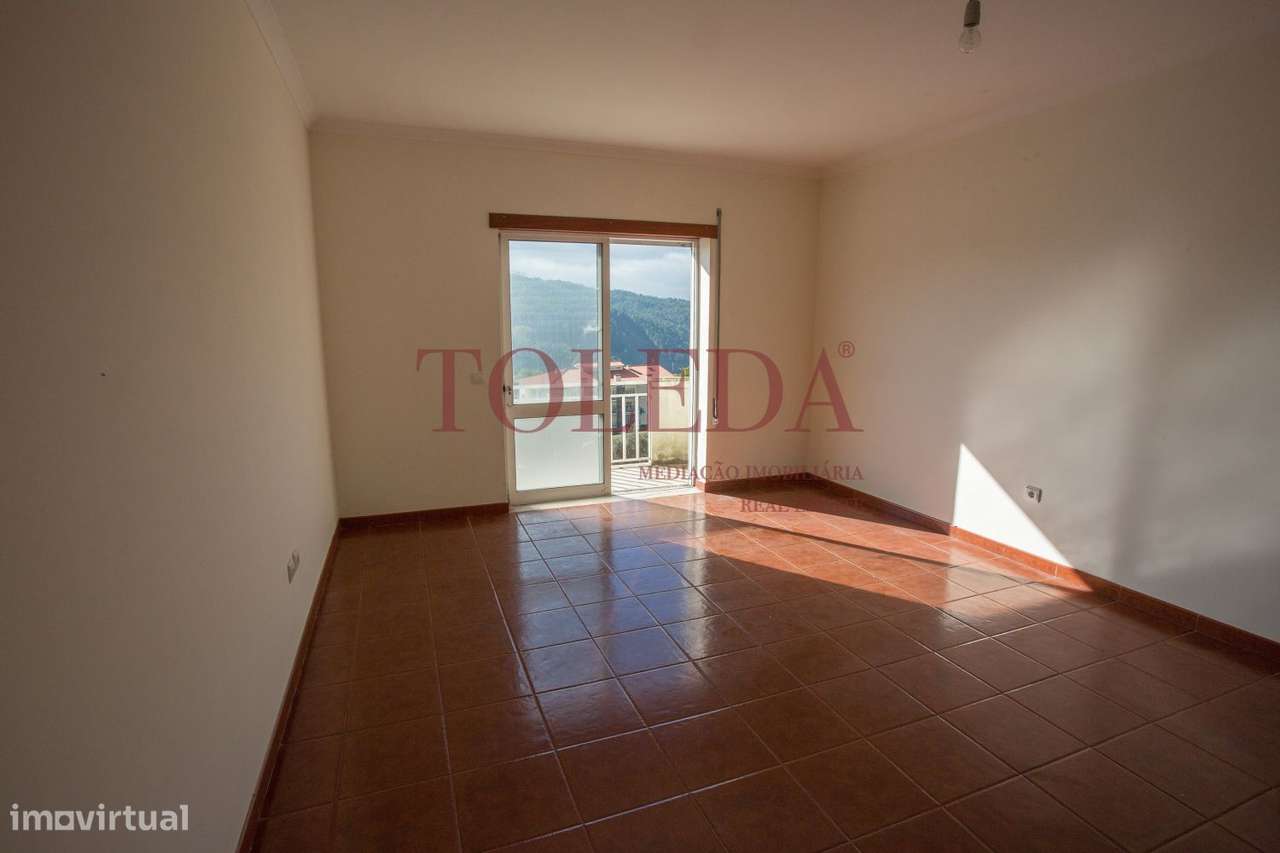 T3 com Lareira, Varanda, Boas áreas-6