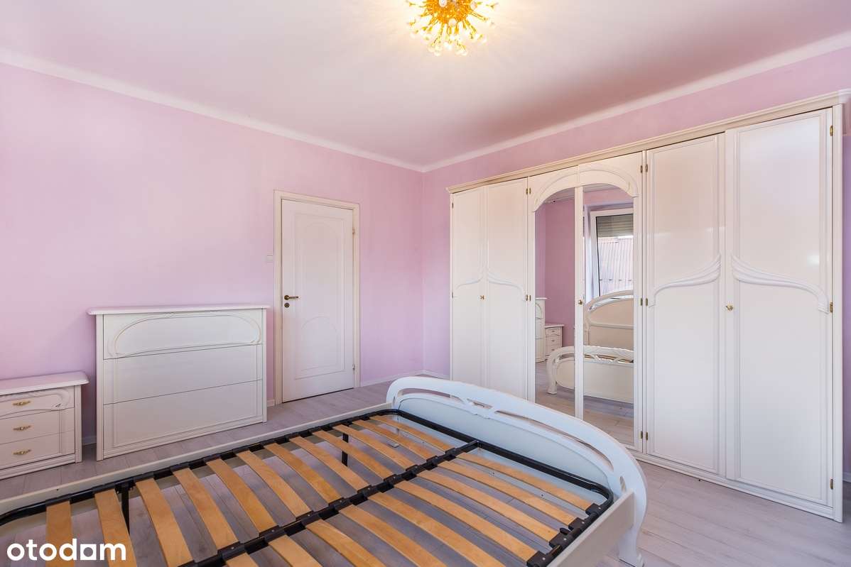 Dom wolnostojący z ogrodem i basenem w Mogilanach – 250 m²-9