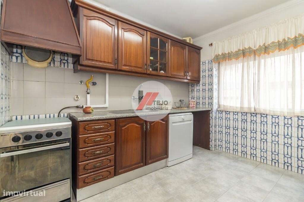 Venda I Apartamento I 70 m I Qta da Lomba-0