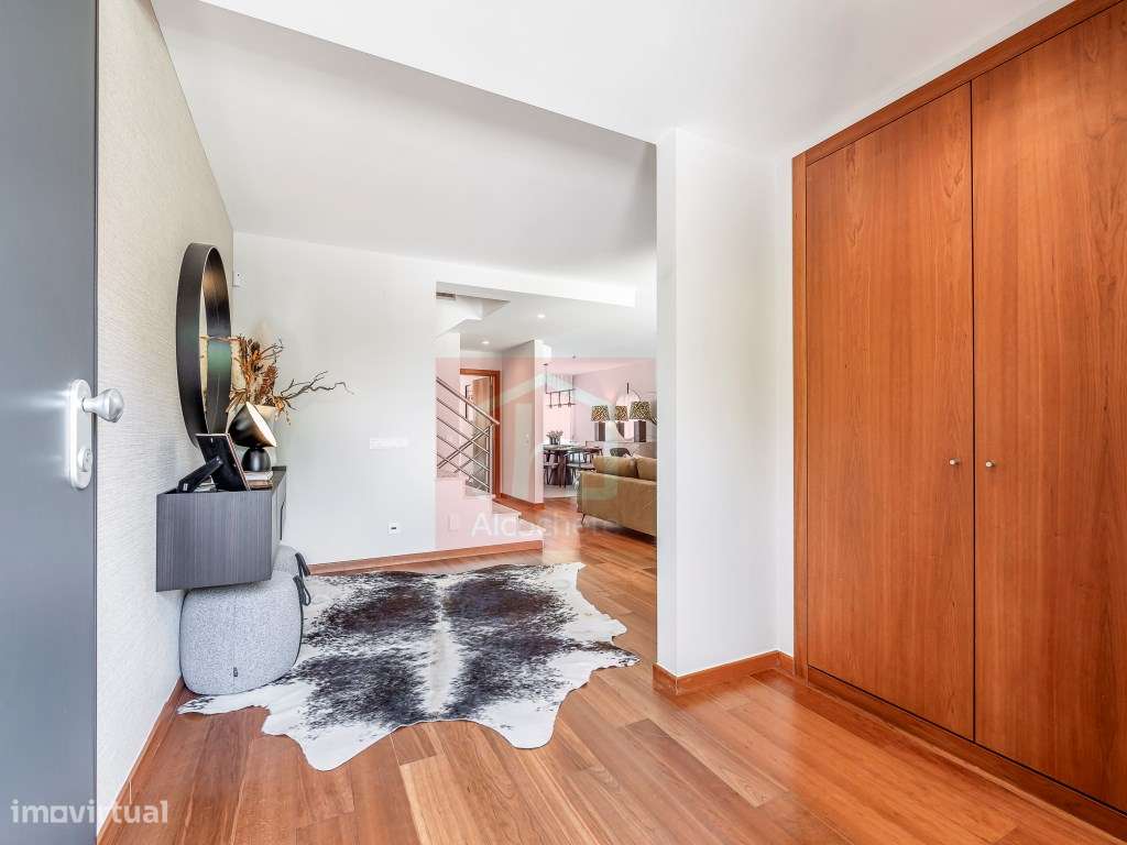 Moradia T4 geminada + Rooftoop em Alcochete-16