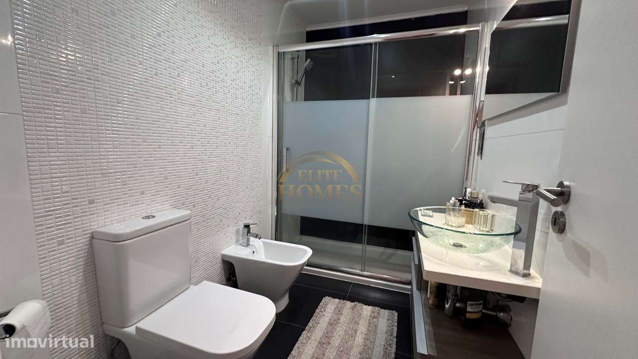 Apartamento T2 Moderno e Remodelado no Centro de Odivelas.-13