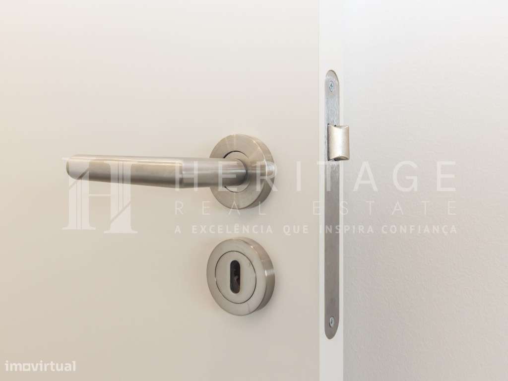 T2 totalmente remodelado na prestigiada Avenida do Bocage-19