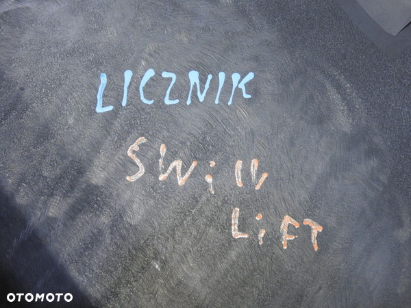 RAMKA OSŁONA LICZNIKA SUZUKI SWIFT IV LIFT - 5