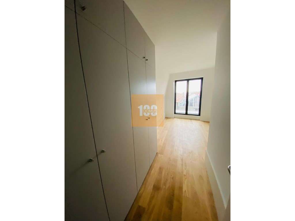 T2 com varanda - Mártires da Liberdade - Grande imagem: 3/25