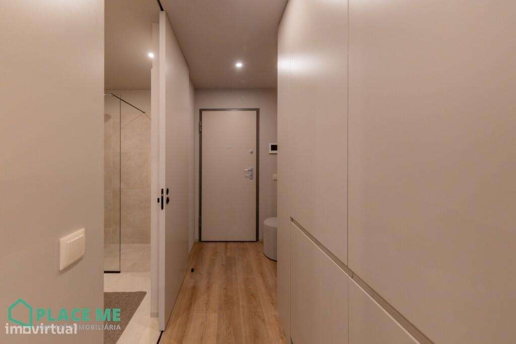 Apartamento T0 NOVO em condomínio fechado junto ao Parque da Rodovia-13