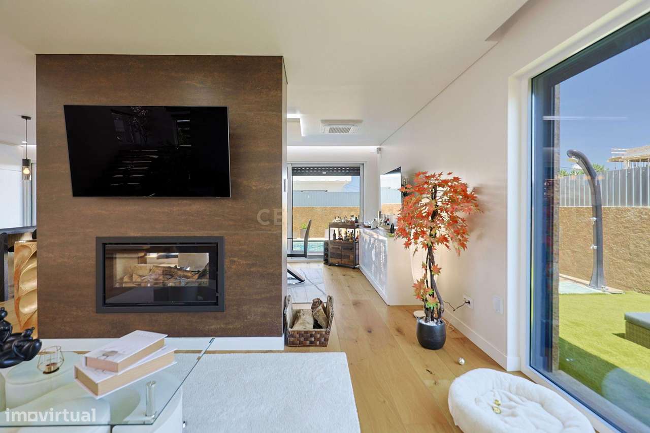 Moradia de Luxo | Duas Master Suites | Piscina de Água Salgada-8