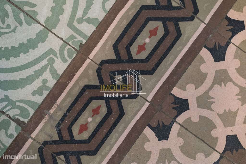 Excelente Moradia com dois pisos no centro do Vimieiro-49