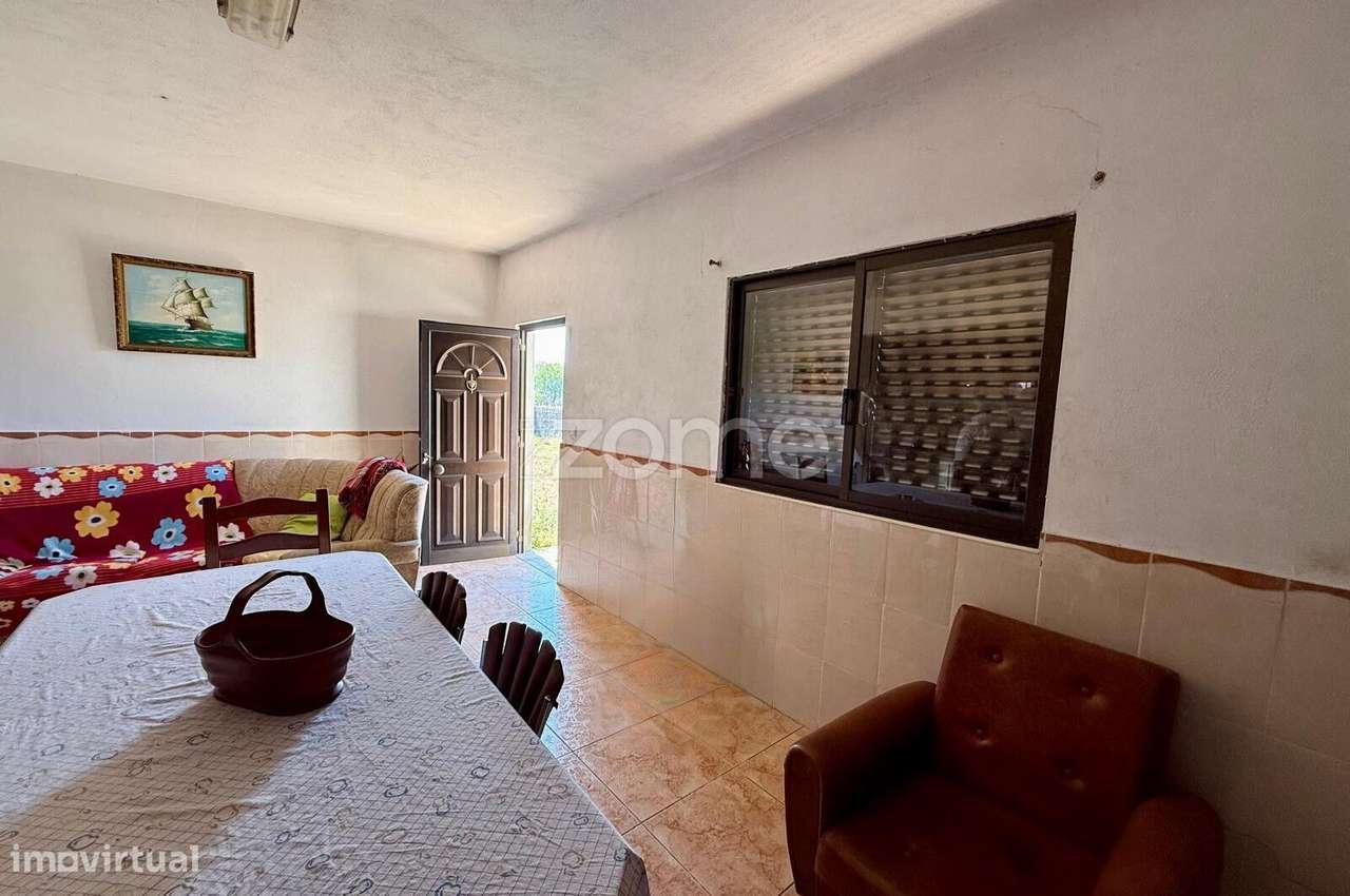 Moradia T2 com Espaço Exterior e Excelente Potencial – Sargento Mor... - Grande imagem: 4/10