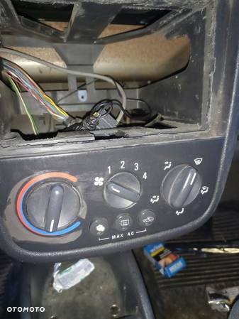 Panel nawiewu Opel Corsa C 2002r 1.0 klima - 1