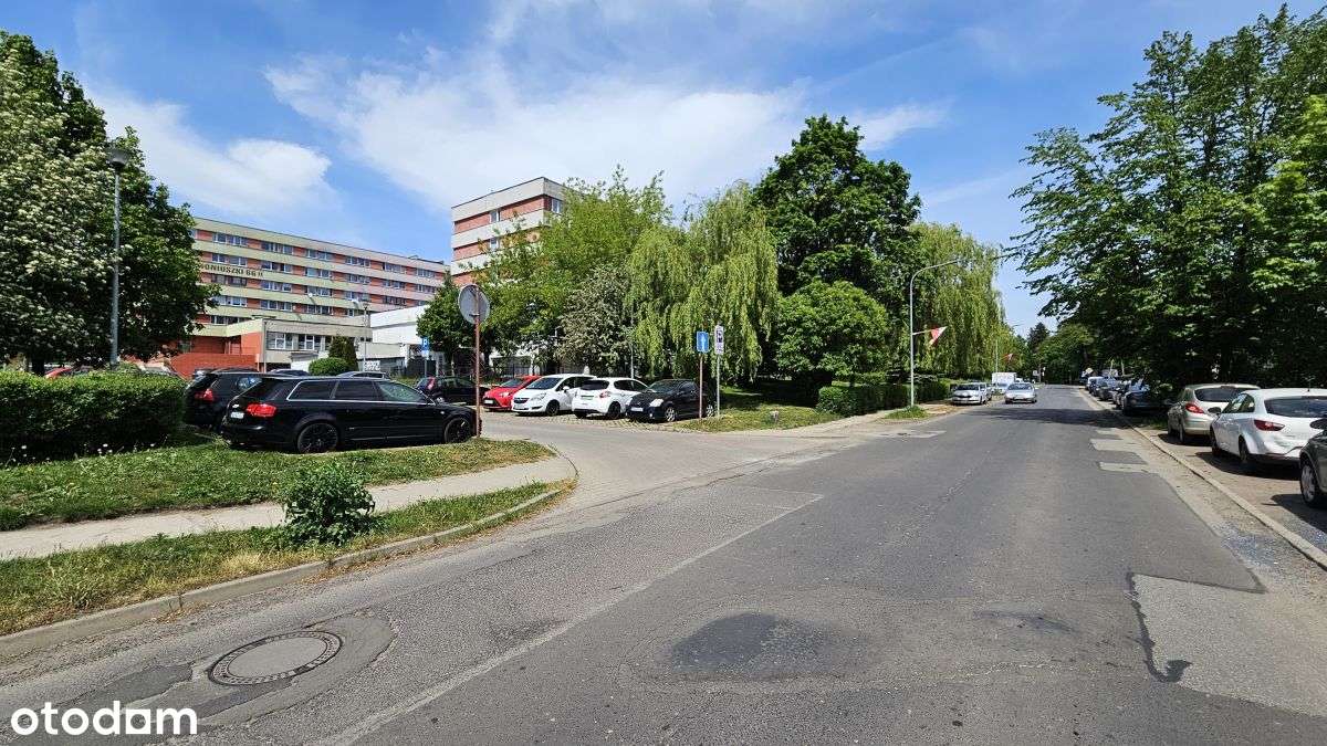 Obiekt Usługowo Biurowy w centrum-10