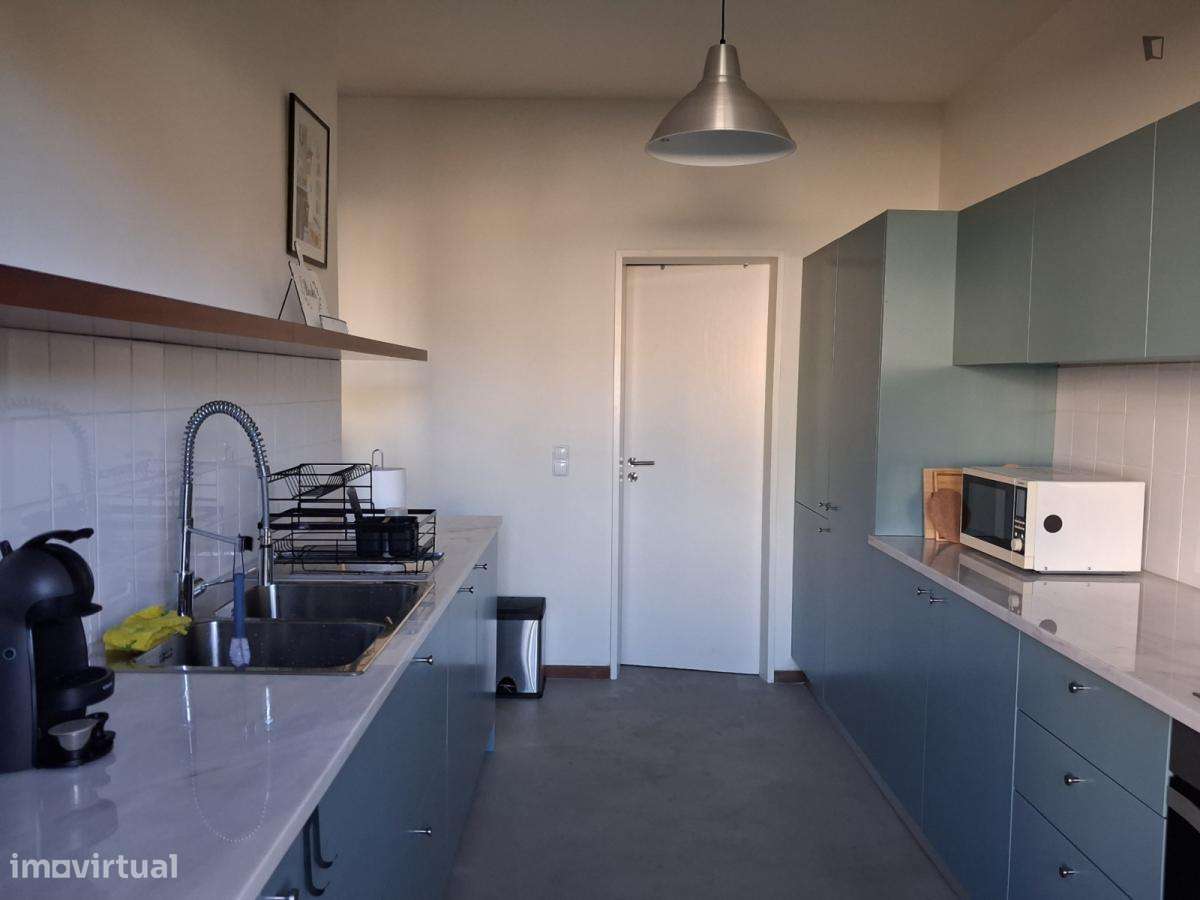 Apartamento com 3 quartos - localizado em Cedofeita Porto - Grande imagem: 4/10