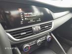 Alfa Romeo Giulia 2.0 Turbo Business - 13