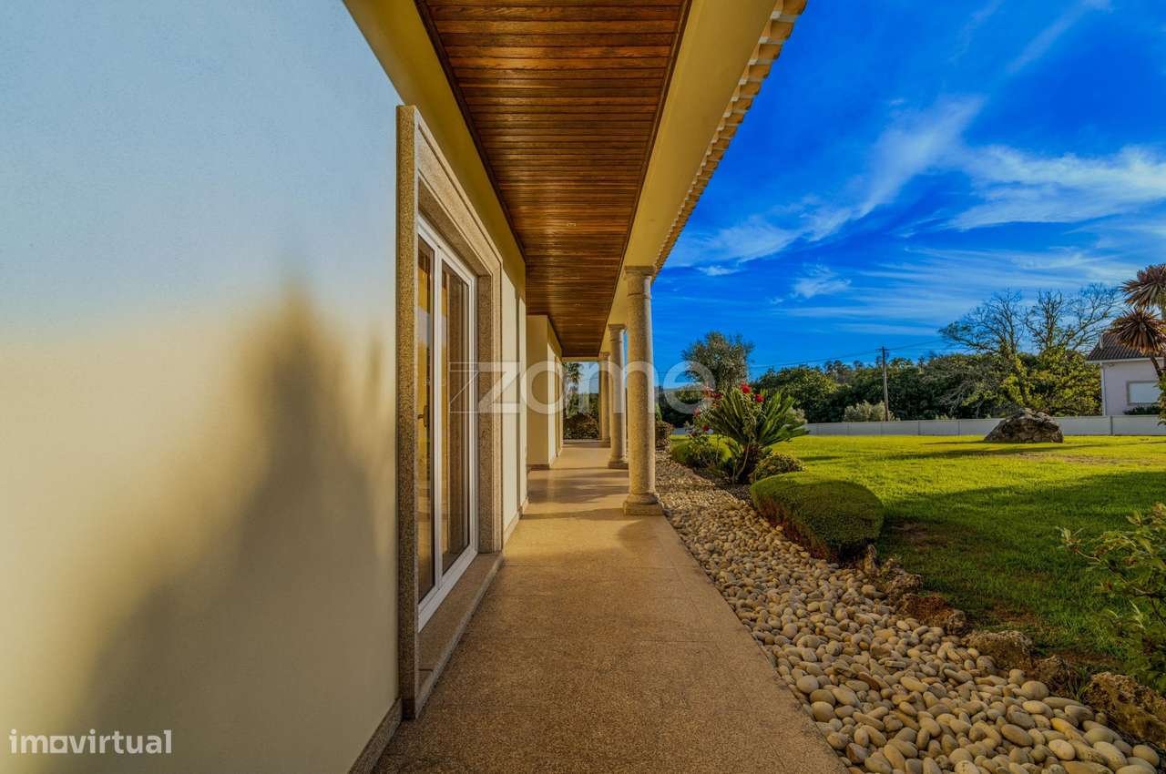 Moradia de Luxo T5+1 em Cavernães, Viseu - Grande imagem: 4/55