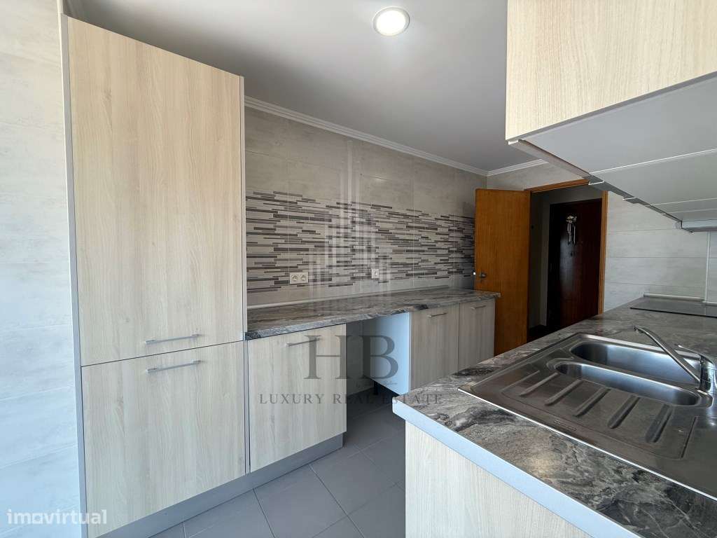 Apartamento T2 no centro da Parede c/ Estacionamento Privativo | Ca... - Grande imagem: 5/46