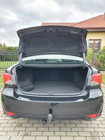 Toyota Avensis 1.8 Premium - 15