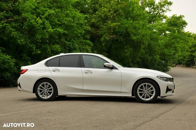 BMW Seria 3 318d Sport Line - 6