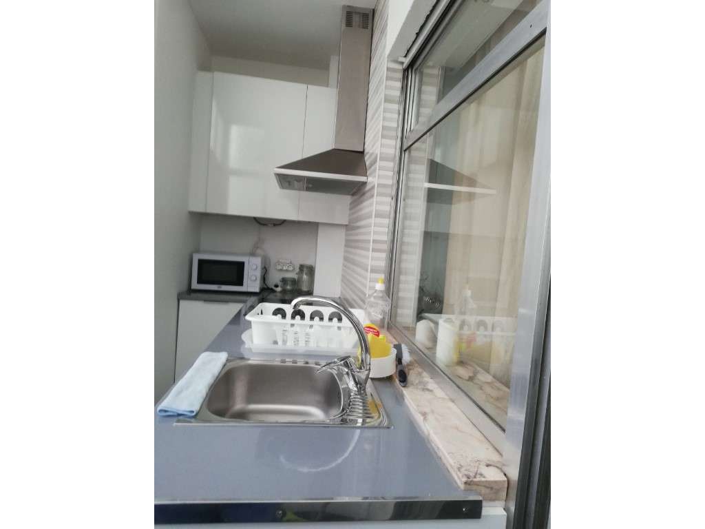 Apartamento T0 na Reboleira - Oportunidade Única!-12
