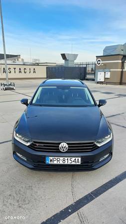 Volkswagen Passat - 22