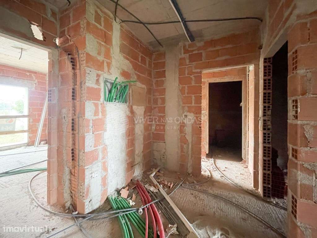 Apartamento T3 c/ garagem e varandas | Vale de Milhaços | Corroios - Grande imagem: 5/44