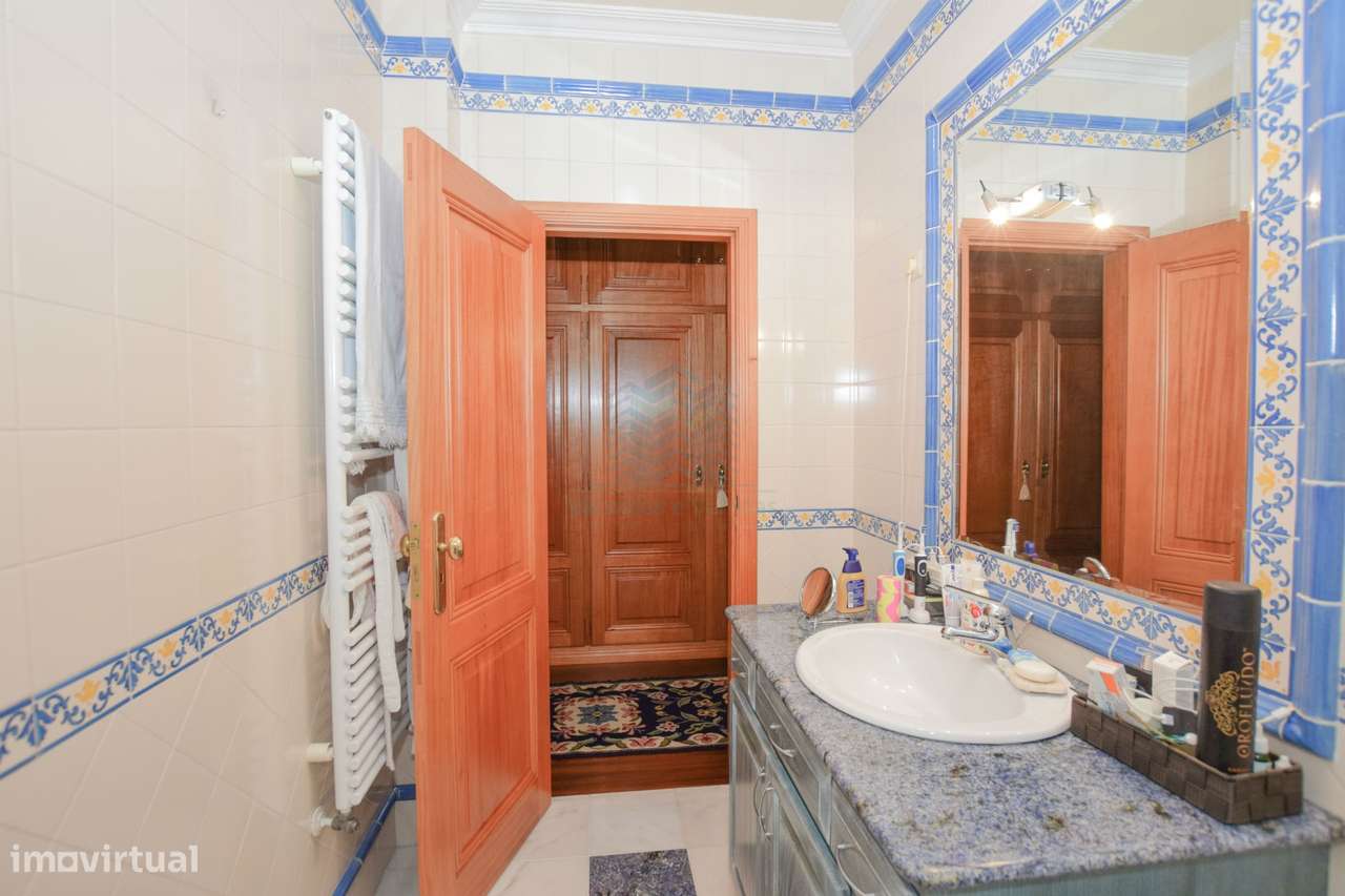 Moradia T3+2 com jardim e logradouro em Quinta da Silvã - Torres Novas-32