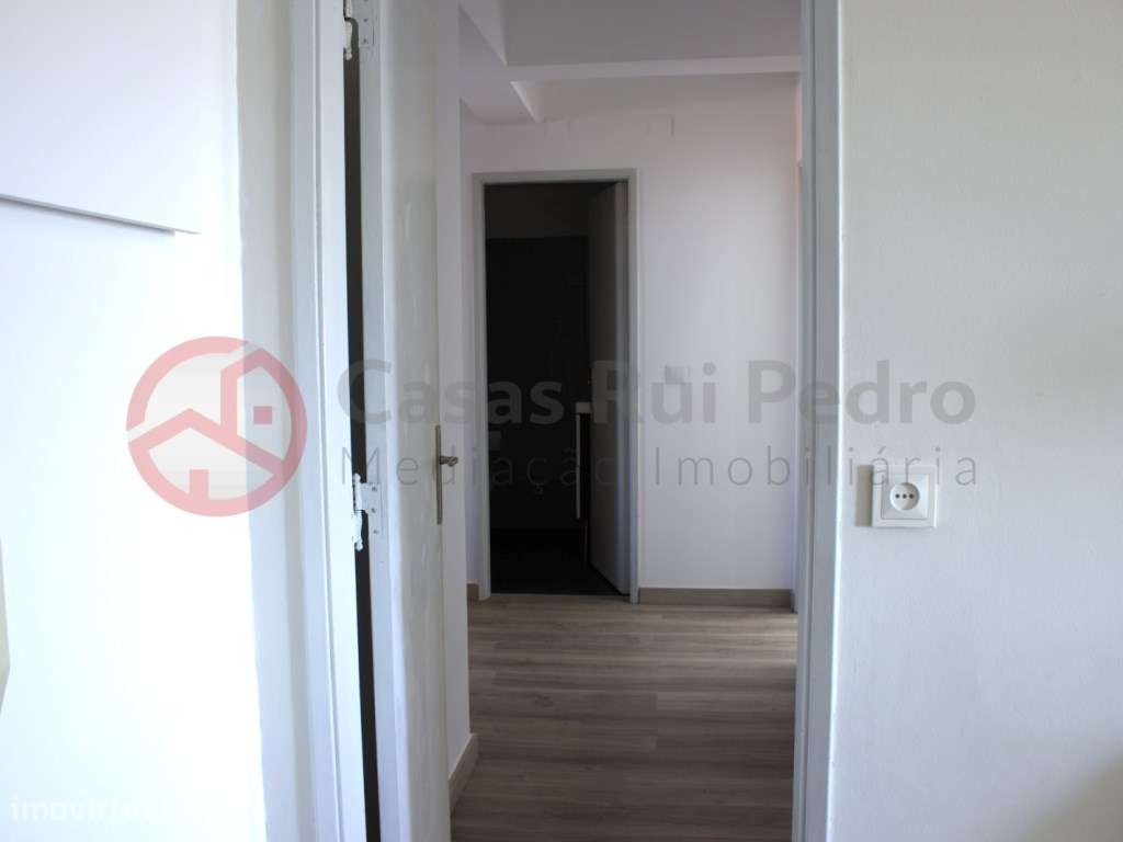 Apartamento T3 com excelentes áreas, Paivas-3