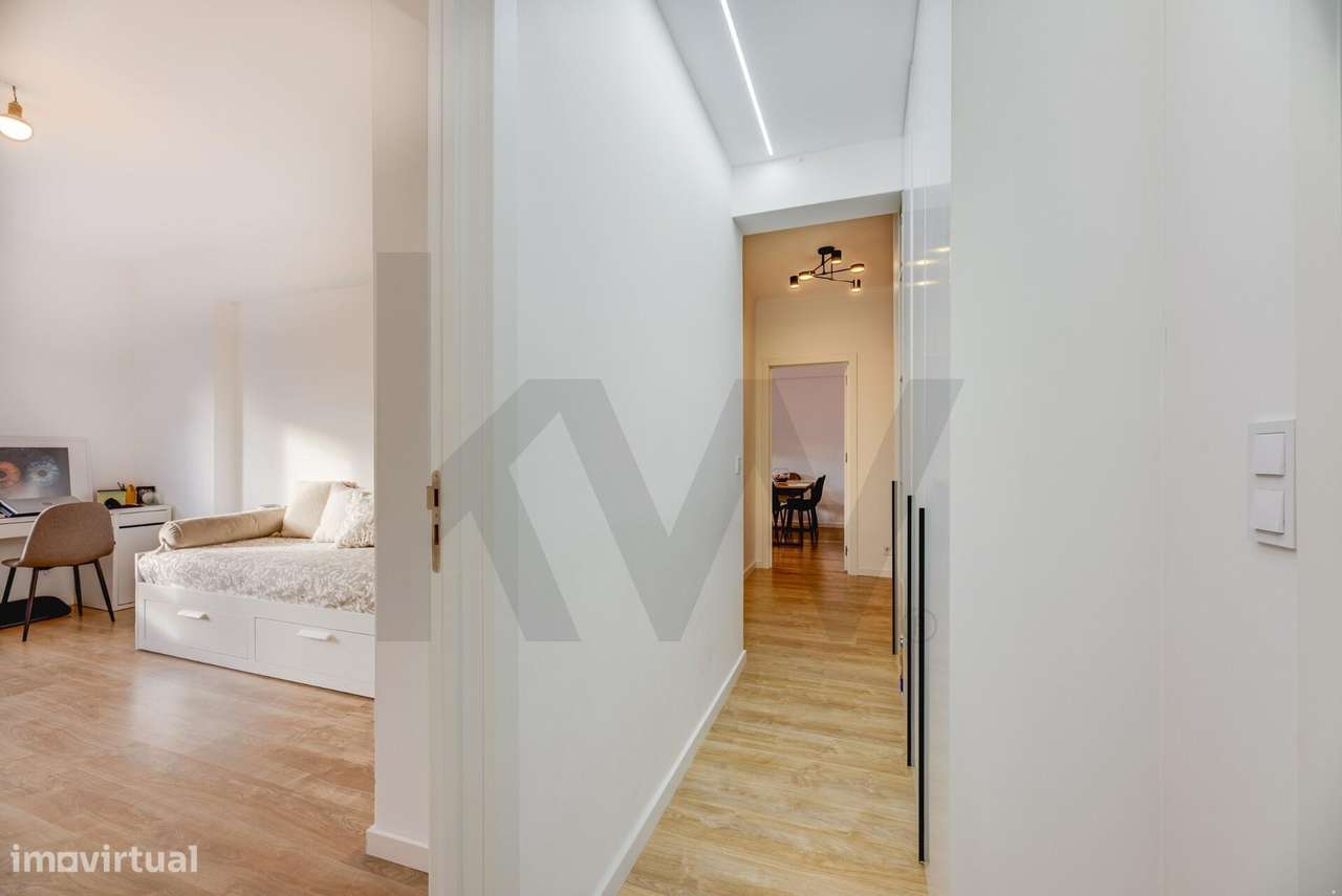 Apartamento T2 totalmente renovado com Suite, Varanda e Arrecadação na-10