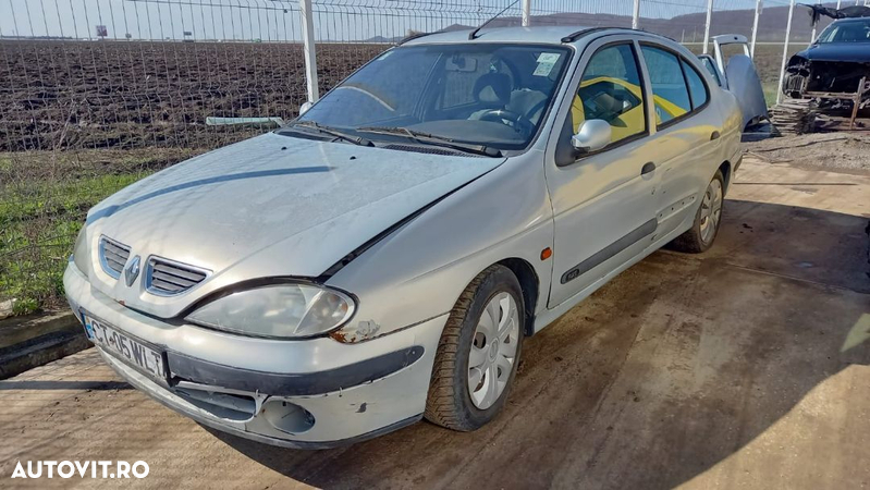 Dezmembrari Renault Megane 1 1,9DTi sedan - 2